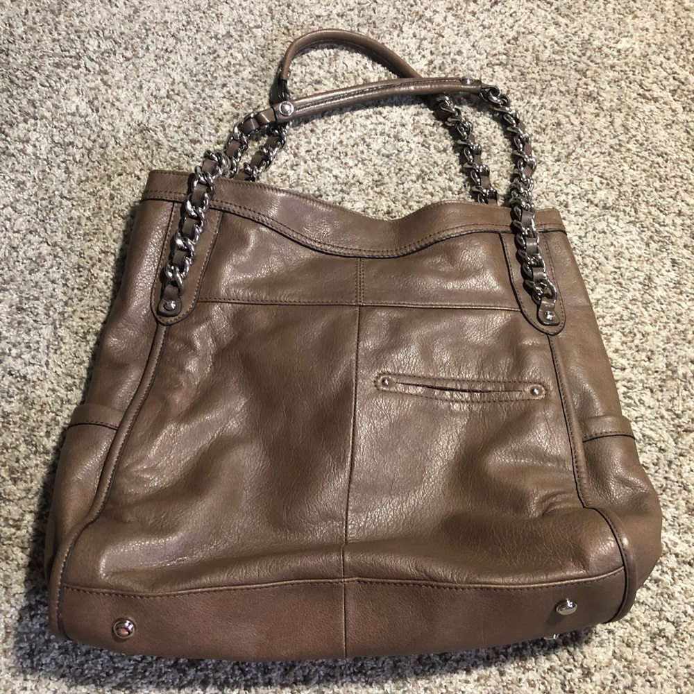 B. Makowsky Leather Shoulder Tote with Chain Handles - Picture 4 of 10